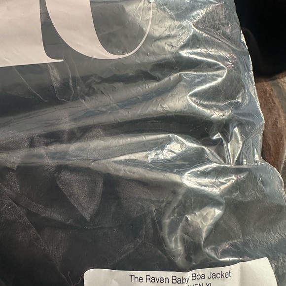 NWT Selkie Raven Baby Boa Jacket in XL - Picture 3 of 4